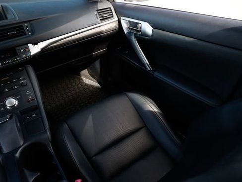 Used 2012 Lexus CT 200h image 25