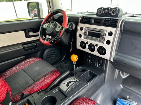 Used 2013 Toyota FJ Cruiser 2WD image 51