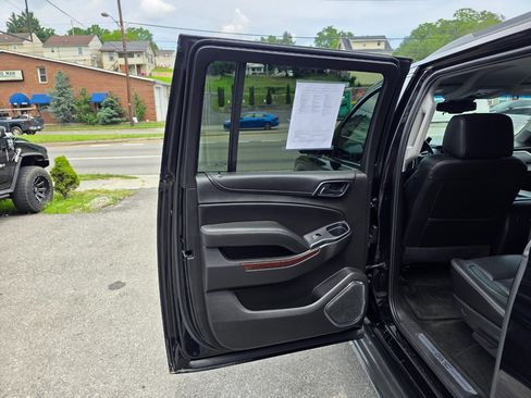 Used 2018 GMC Yukon XL SLT image 14