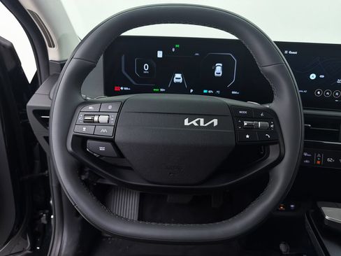 Used 2025 Kia EV6 Light w/ Light LR Technology Package RWD image 3