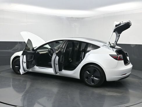 Used 2019 Tesla Model 3 Standard Range Plus image 36