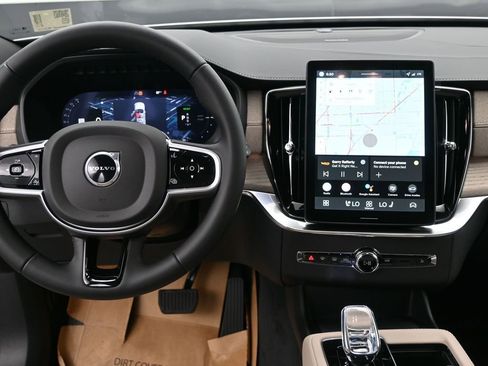 New 2026 Volvo XC90 T8 Plus w/ Protection Package Premier AWD/4WD image 12