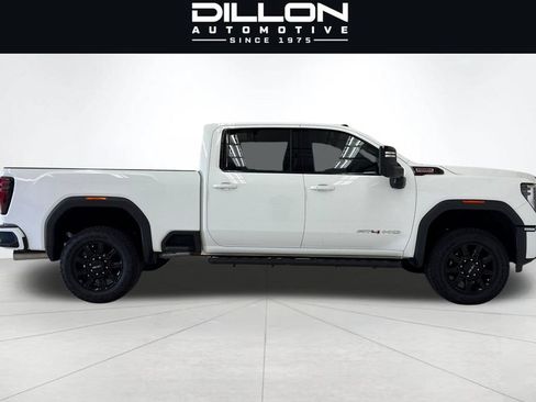 Used 2024 GMC Sierra 2500 AT4 w/ Max Trailering Package AWD/4WD image 3