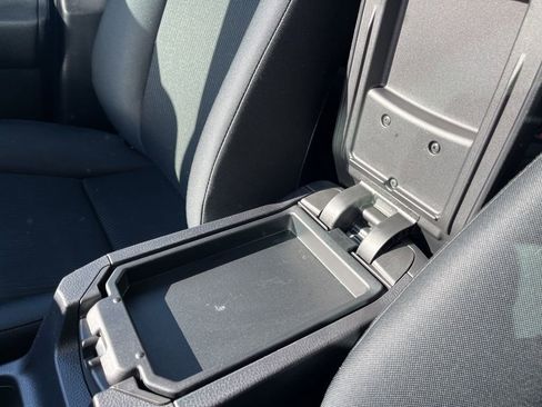 Used 2016 Toyota RAV4 LE image 24