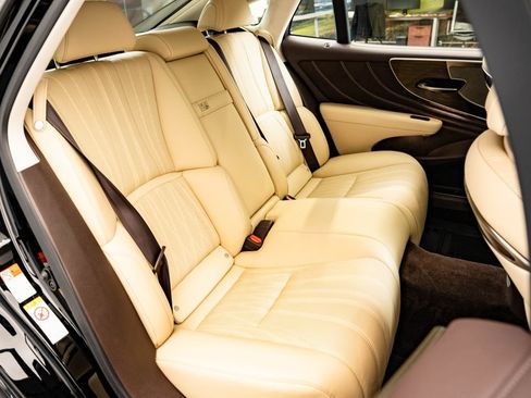 Used 2018 Lexus LS 500 AWD w/ Interior Upgrade Package image 50