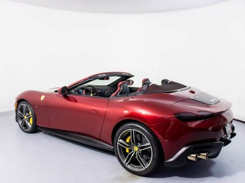 Certified 2025 Ferrari Roma Spider RWD image 9