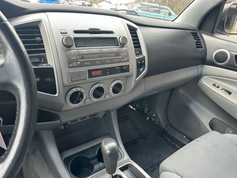 Used 2011 Toyota Tacoma PreRunner w/ TRD Off-Road Pkg image 15