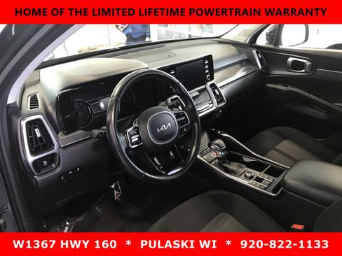 Used 2023 Kia Sorento AWD image 13