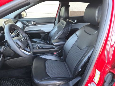 Used 2023 Jeep Compass Latitude w/ Convenience Group image 21