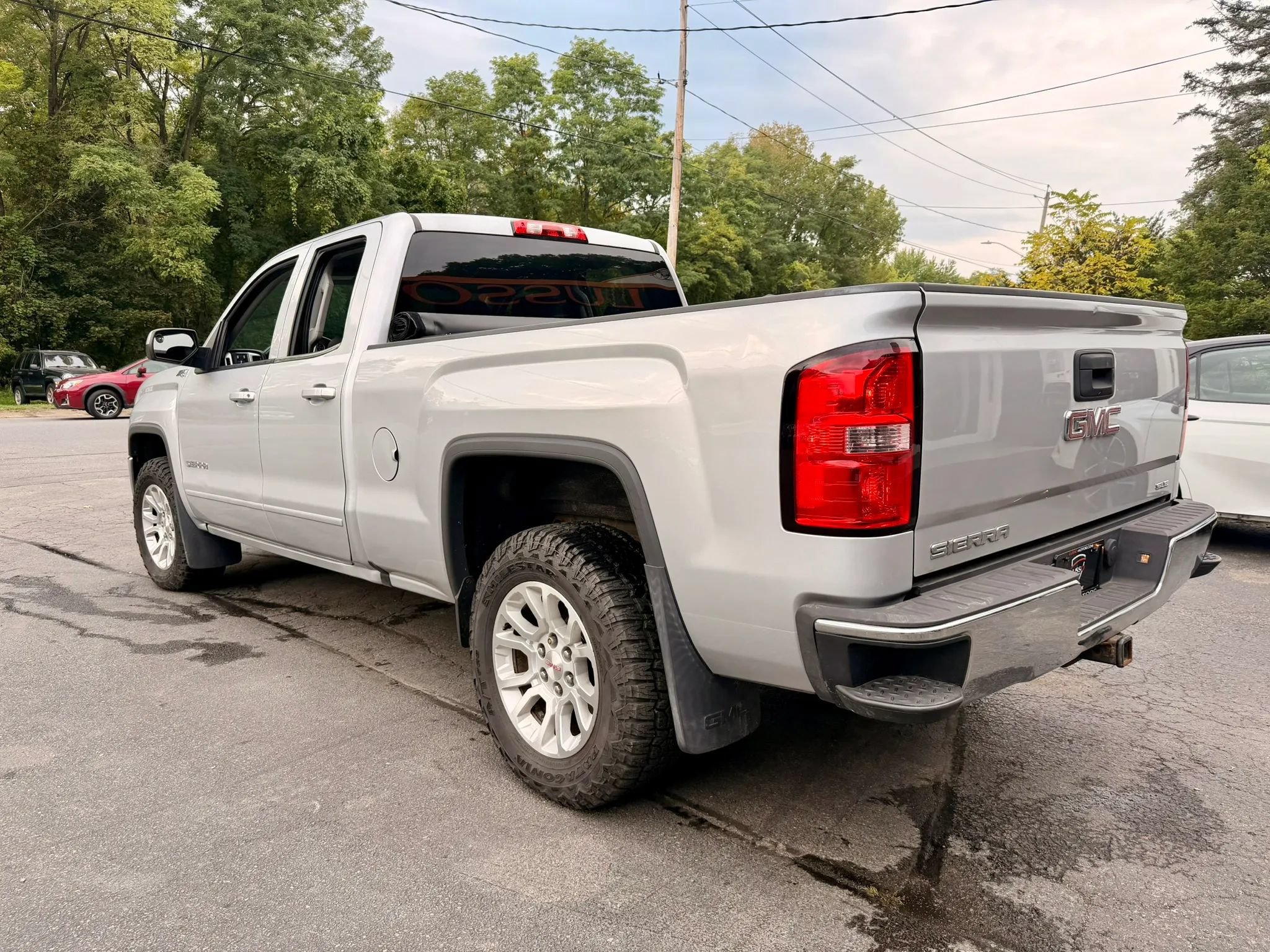 Used 2016 GMC Sierra 1500 SLE w/ SLE Value Package AWD/4WD image 4