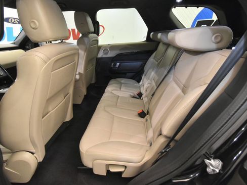 Used 2020 Land Rover Discovery SE AWD/4WD image 14