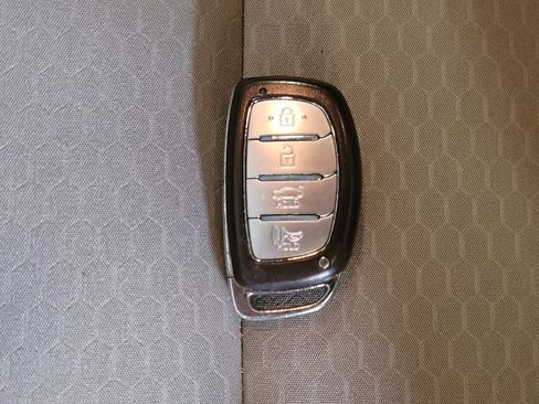 Used 2020 Hyundai Elantra Value Edition image 32