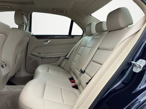 Used 2014 Mercedes-Benz E 350 4MATIC Sedan image 28