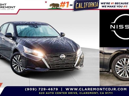 Used 2025 Nissan Altima 2.5 SV image 1