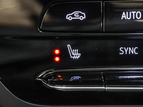 Used 2023 Buick Envision Essence w/ Sport Touring Package image 10