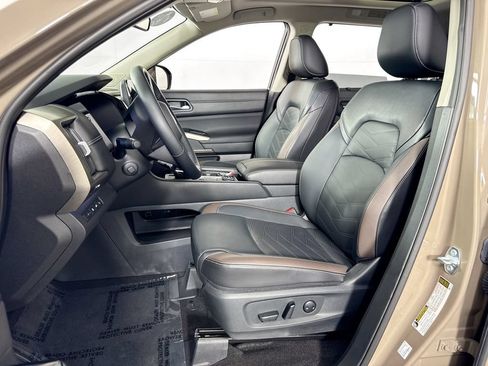 Used 2025 Nissan Pathfinder Platinum w/ Cargo Package AWD/4WD image 27
