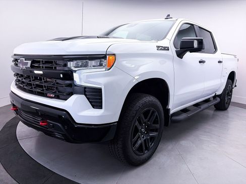 Used 2024 Chevrolet Silverado 1500 LT Trail Boss w/ LT Trail Boss Premium Package AWD/4WD image 14