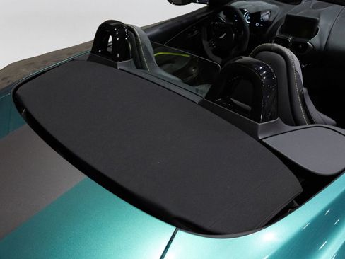 Used 2023 Aston Martin V8 Vantage Roadster RWD image 33