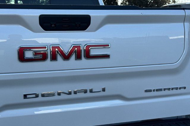 Used 2021 GMC Sierra 1500 Denali w/ Denali Ultimate Package AWD/4WD image 7
