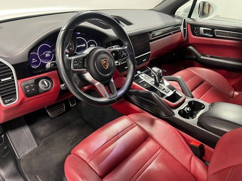Used 2022 Porsche Cayenne S image 21
