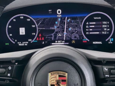 Used 2025 Porsche Panamera image 19