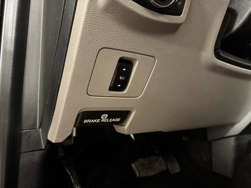 Used 2019 Ford F250 XLT w/ XLT Value Package image 18