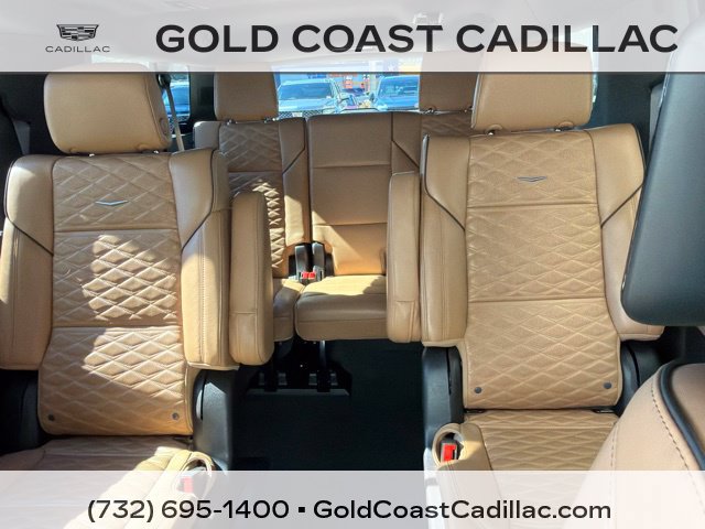 Certified 2023 Cadillac Escalade ESV Premium Luxury w/ Performance Package AWD/4WD image 24