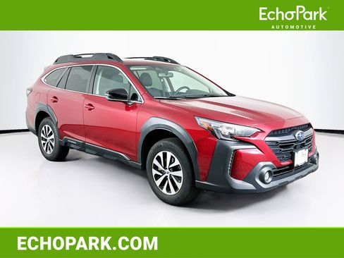 Used 2025 Subaru Outback Premium AWD/4WD image 1