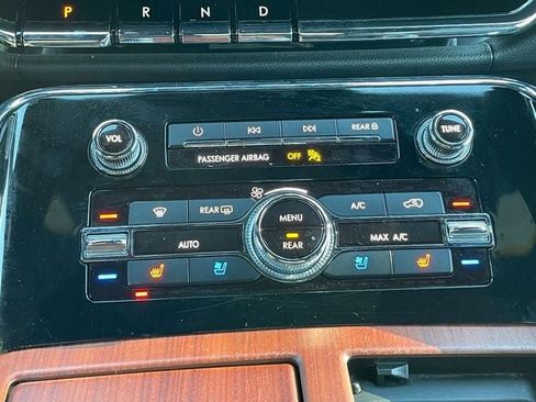 Used 2024 Lincoln Navigator L 4WD image 21