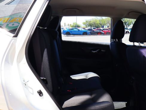 Used 2017 Nissan Rogue S AWD/4WD image 26