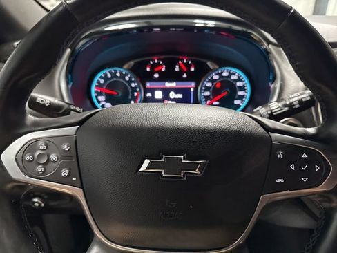 Used 2023 Chevrolet Traverse RS FWD image 13