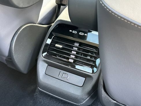 Used 2022 Volkswagen ID.4 Pro S RWD image 19