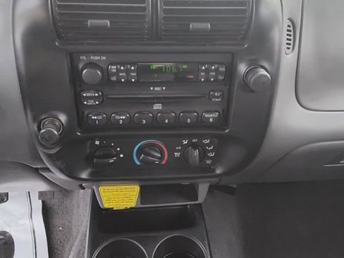 Used 2002 Ford Ranger XLT image 12