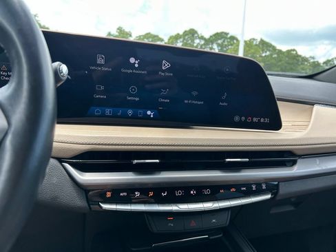 Used 2025 Cadillac XT4 Premium Luxury FWD image 31