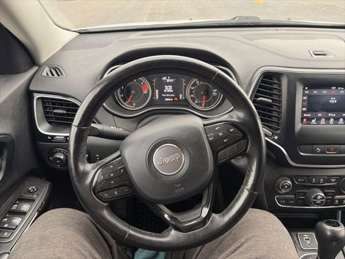 Used 2020 Jeep Cherokee Latitude Plus image 13