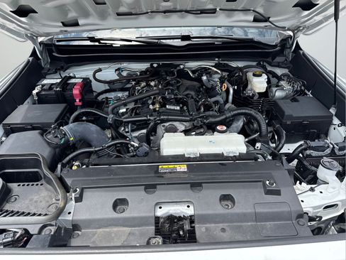 Used 2024 Toyota Tacoma SR5 AWD/4WD image 37