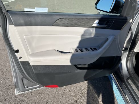 Used 2018 Hyundai Sonata Limited w/ Ultimate Package 02 image 17