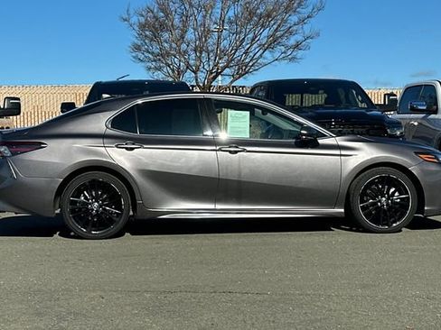 Used 2023 Toyota Camry XSE image 3