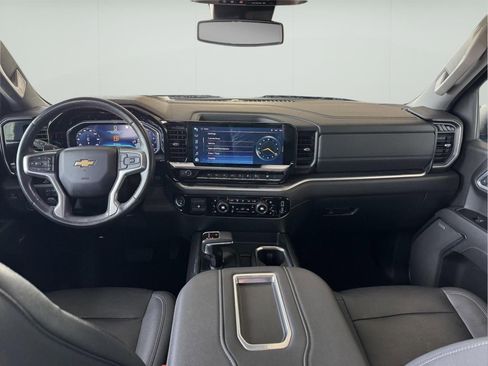 Used 2022 Chevrolet Silverado 1500 LTZ w/ LTZ Convenience Package II AWD/4WD image 13
