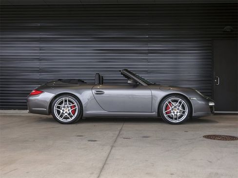 Used 2010 Porsche 911 Cabriolet image 8