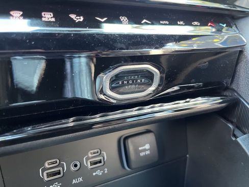 New 2026 Jeep Grand Cherokee L Limited w/ Limited Altitude Package AWD/4WD image 36