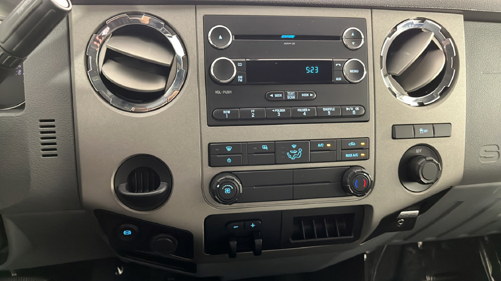 Used 2016 Ford F250 XLT w/ XLT Premium Package AWD/4WD image 29