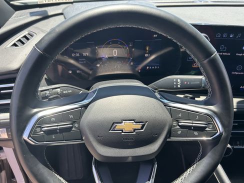 Used 2024 Chevrolet Traverse LT FWD image 12