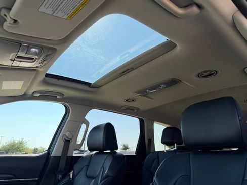 Used 2025 Kia Telluride S AWD/4WD image 12