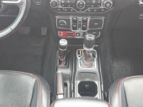 Used 2018 Jeep Wrangler Unlimited Rubicon AWD/4WD image 18
