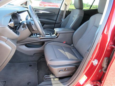 Used 2022 Buick Envision Preferred FWD image 17