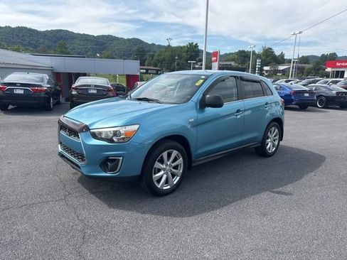 Used 2014 Mitsubishi Outlander Sport SE FWD image 4