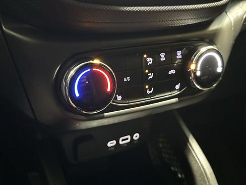 Used 2022 Chevrolet TrailBlazer LT w/ LPO, Blackout Package FWD image 19