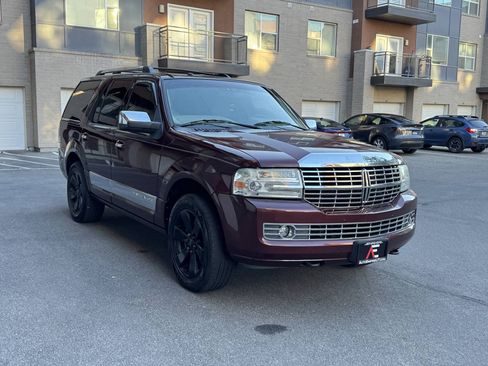 Used 2010 Lincoln Navigator 4WD image 9