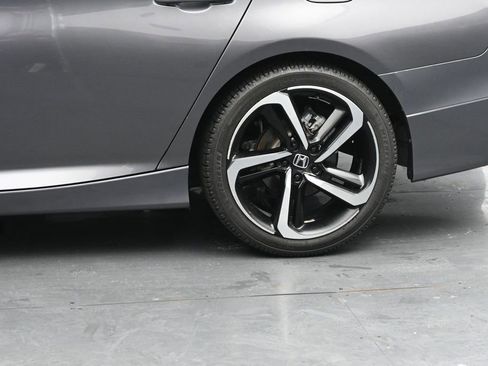 Used 2018 Honda Accord Sport image 13